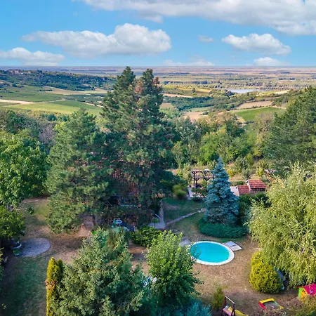 Kings Hill - Family Retreat 斯雷姆斯基卡尔洛夫奇