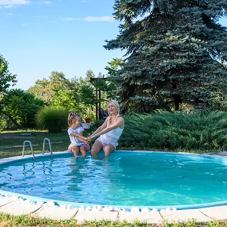 Kings Hill - Family Retreat * 斯雷姆斯基卡尔洛夫奇